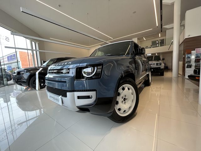 Land Rover Defender X-Dynamic SE COUNTY
