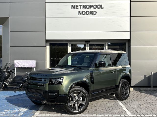 Land Rover Defender // 90 D250 X-Dynamic SE