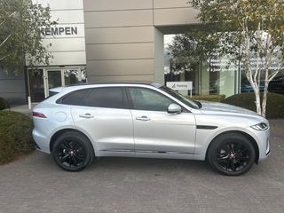 Jaguar F-Pace P250 R-Dynamic S Foto