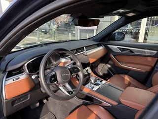 Jaguar F-Pace P250 R-Dynamic S AWD Foto