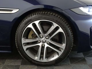 Jaguar XE D200 R-Dynamic S Auto RWD Foto
